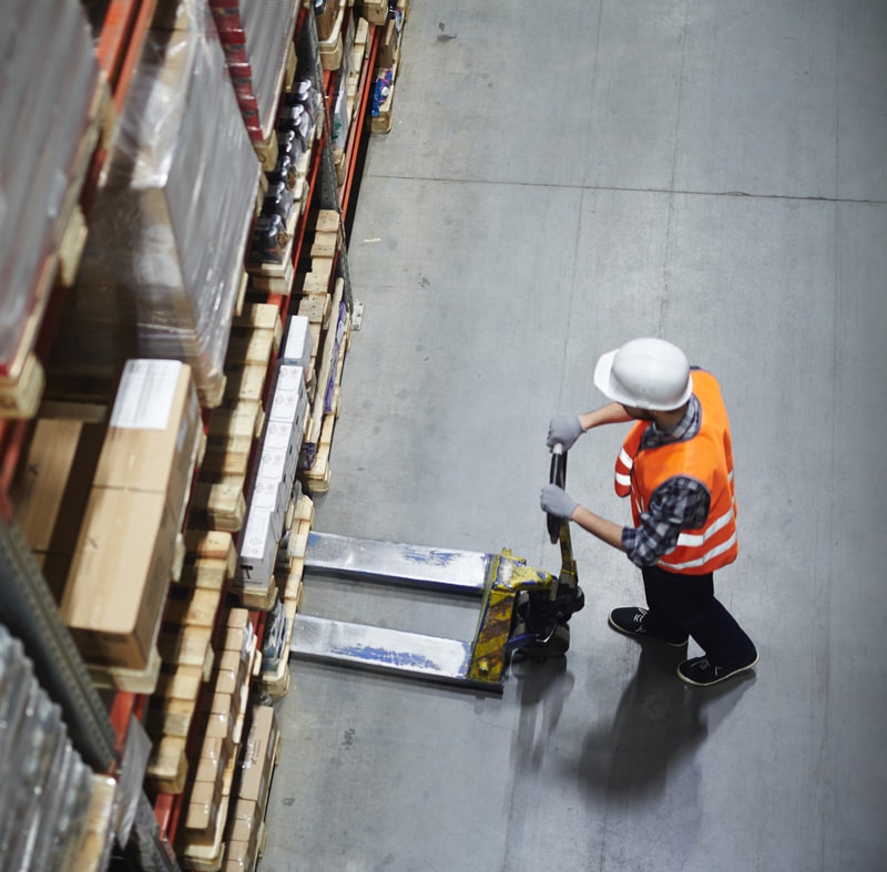 labor unloading in warehouse